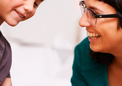Garantizar la protección de la infancia y la adolescencia es una de las líneas de trabajo de Horbel. Ofrecemos apoyo educativo específico (AEE), asesoramiento y formación.